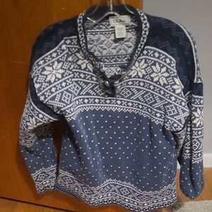 L.L. Bean Women's V-Neck Sweater in Navy and Cream